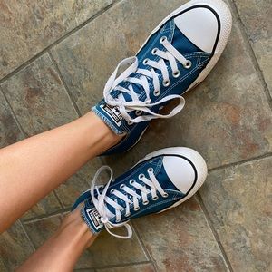 Converse unisex shoes
